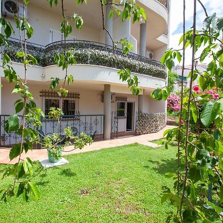 Apartments Cvjetni Dvori Makarska Exterior photo