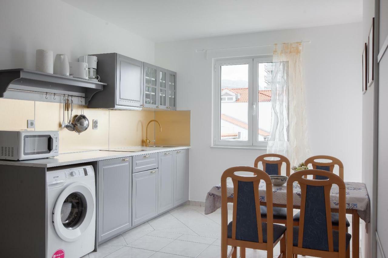 Apartments Cvjetni Dvori Makarska Exterior photo